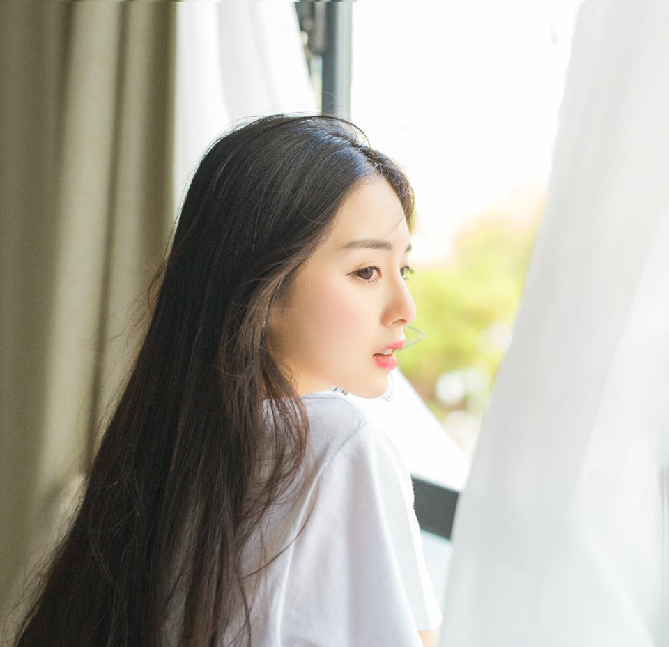 “为何？”刘璋皱了皱眉，对于孟达对吕布的敬称有些不满，但如今放眼成都，他身边恐怕也只有这么一个人可用了，便是吴懿，已经很久称病不出，刘璋如今实际上已经是无人可用，看着孟达，也只能耐心去听对方解释了。